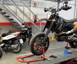Maxigass Motos moto en taller